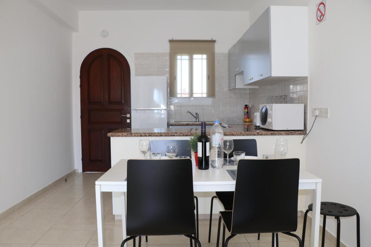 Cyking 2 Bed Apartment With Pool & 10 Min To Beach Paphos Eksteriør bilde