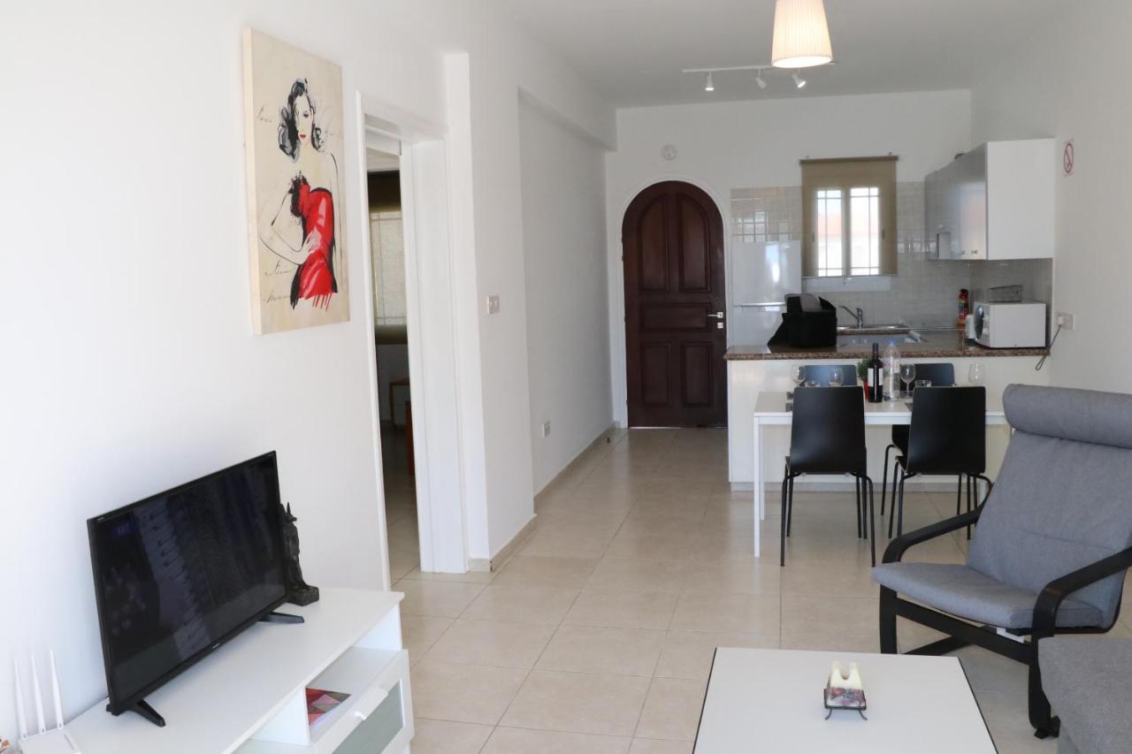 Cyking 2 Bed Apartment With Pool & 10 Min To Beach Paphos Eksteriør bilde
